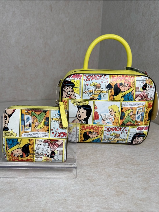 kate spade Handbags - Kate Spade Archie Comic-Print Top Handle Camera Bag & Matching Wallet -Rare